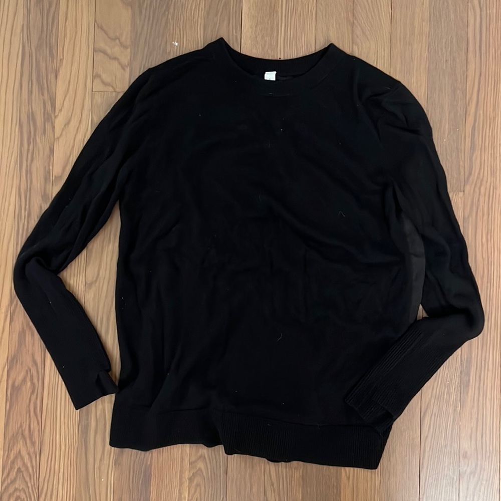 Lululemon open back black sweater